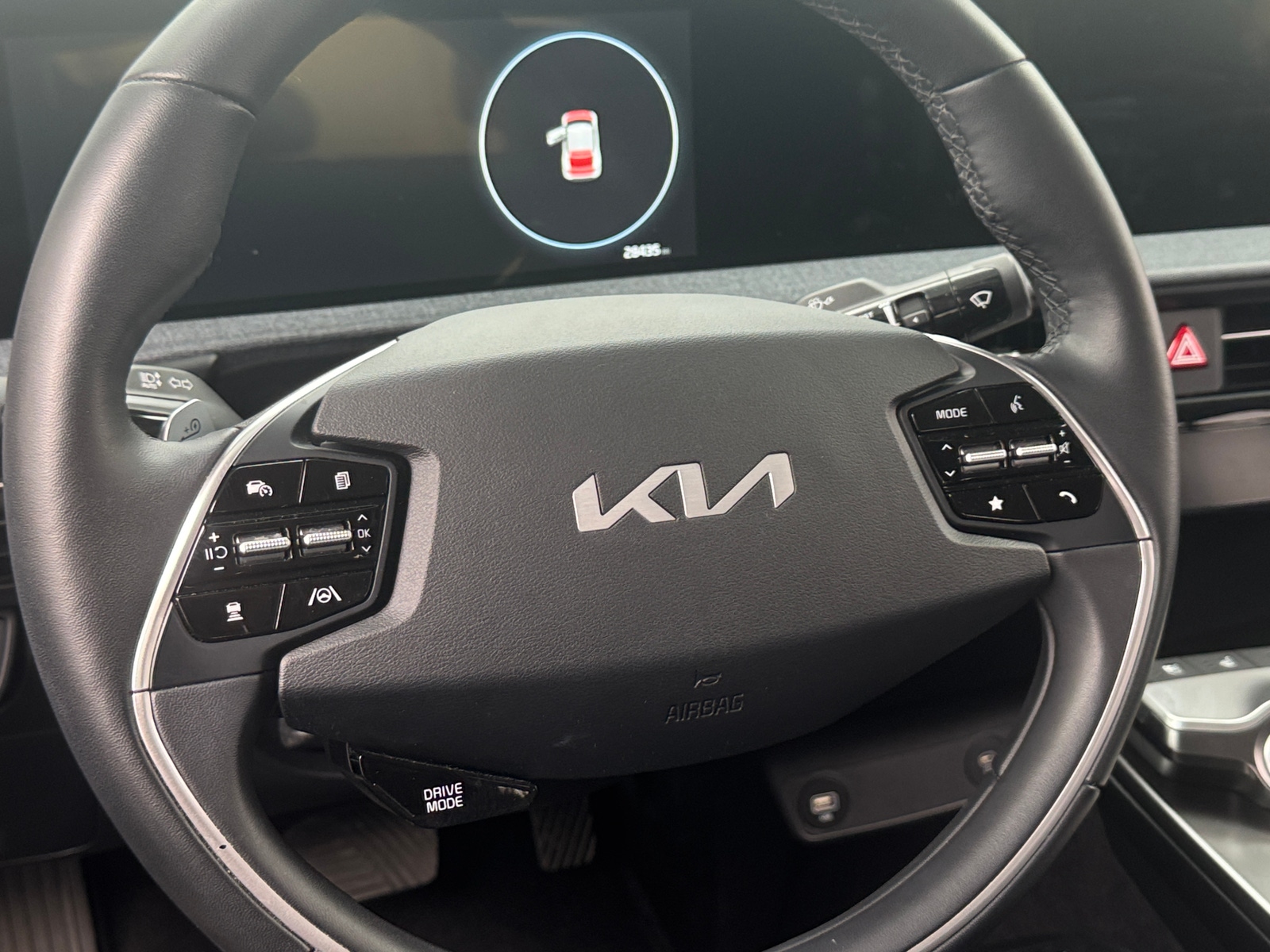 Thumbnail: 2022 Kia EV6 - 4