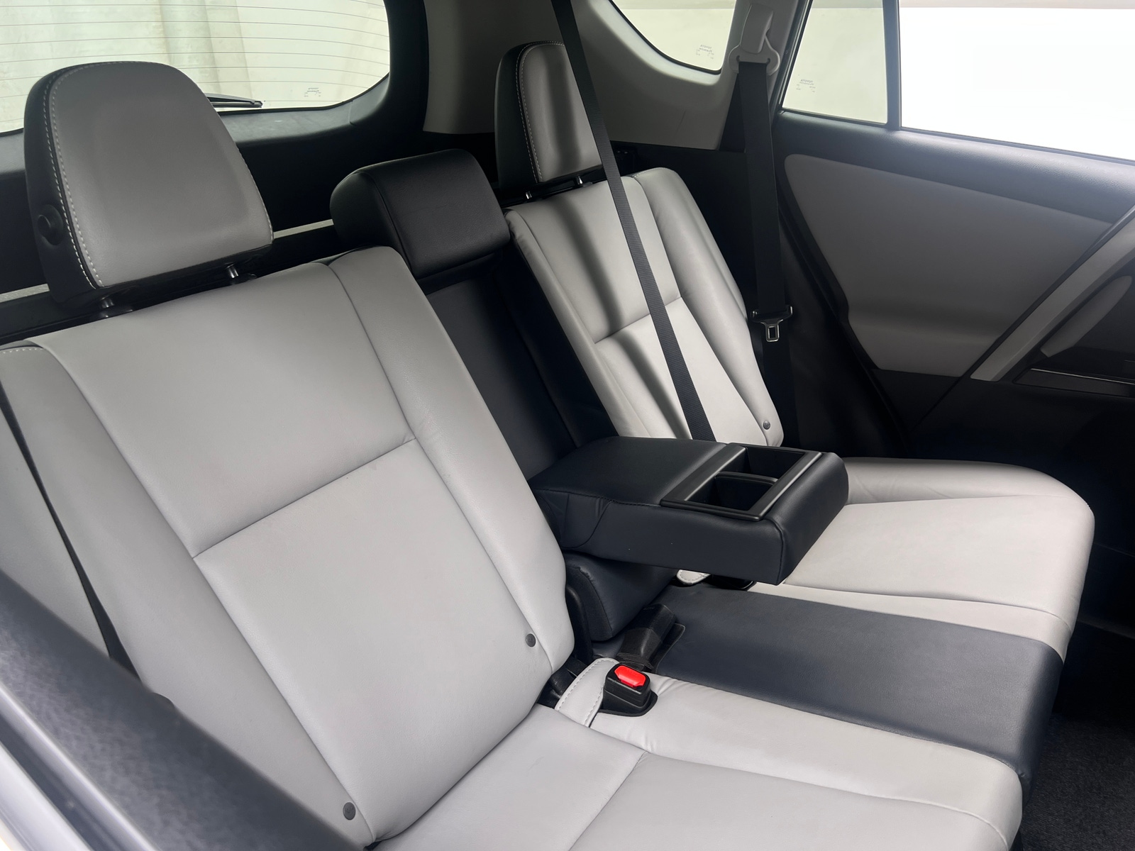 Thumbnail: 2017 Toyota RAV4 - 5