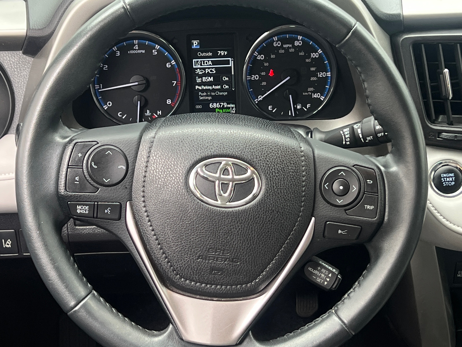 Thumbnail: 2017 Toyota RAV4 - 4