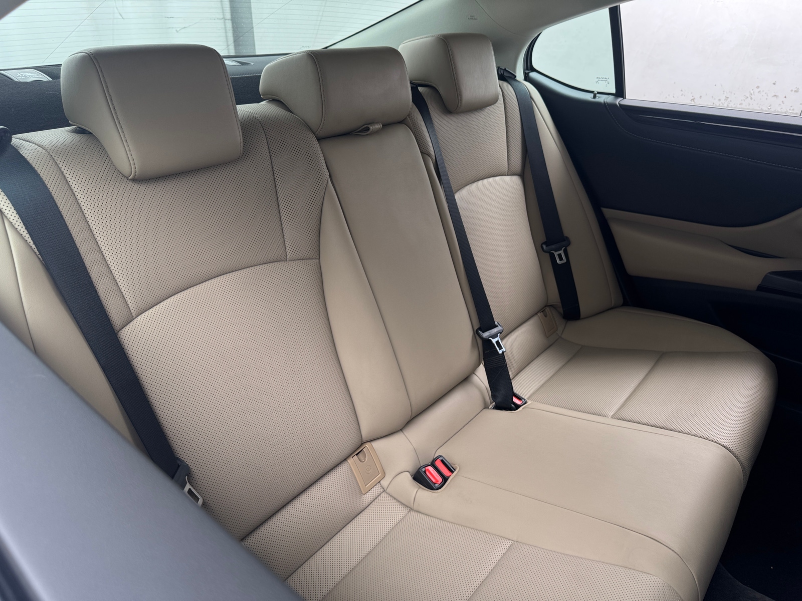 Thumbnail: 2021 Lexus ES - 5
