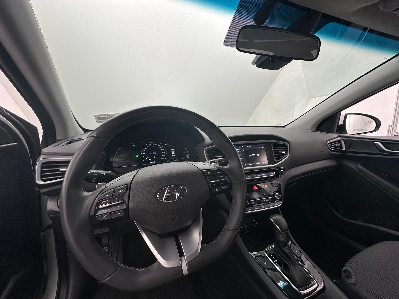 Thumbnail: 2019 Hyundai Ioniq - 3