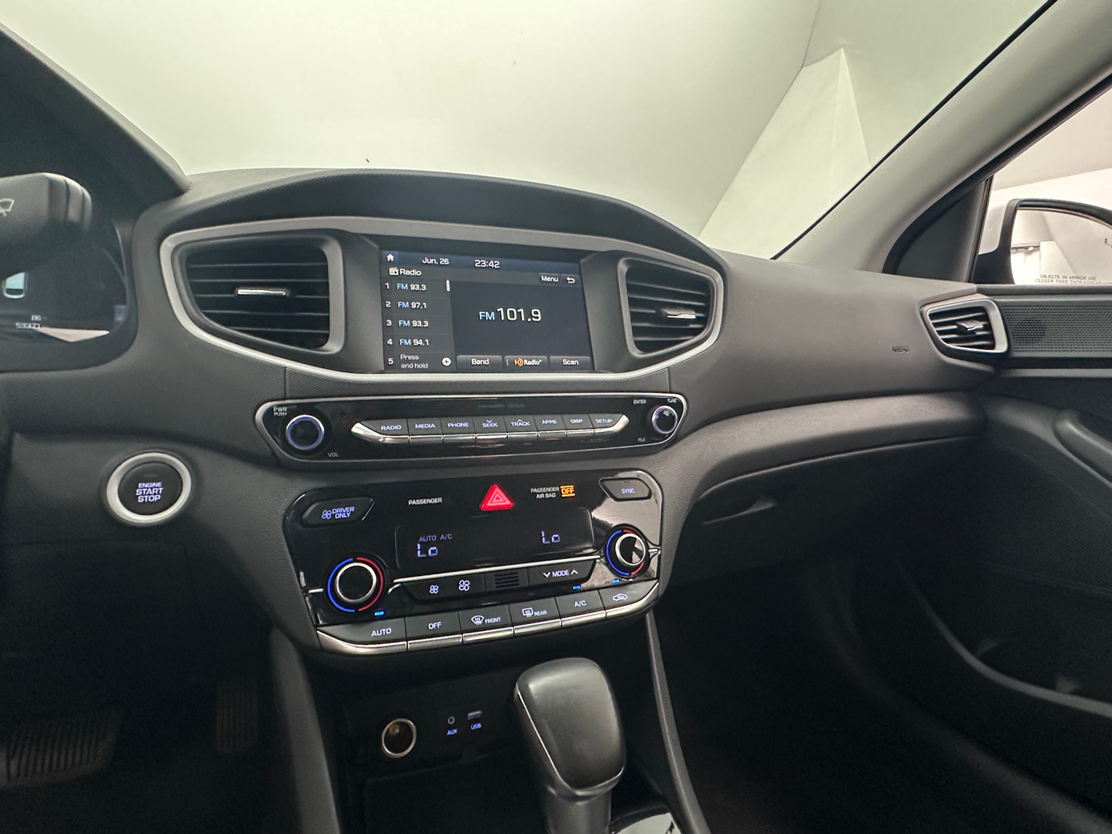 Thumbnail: 2019 Hyundai Ioniq - 4