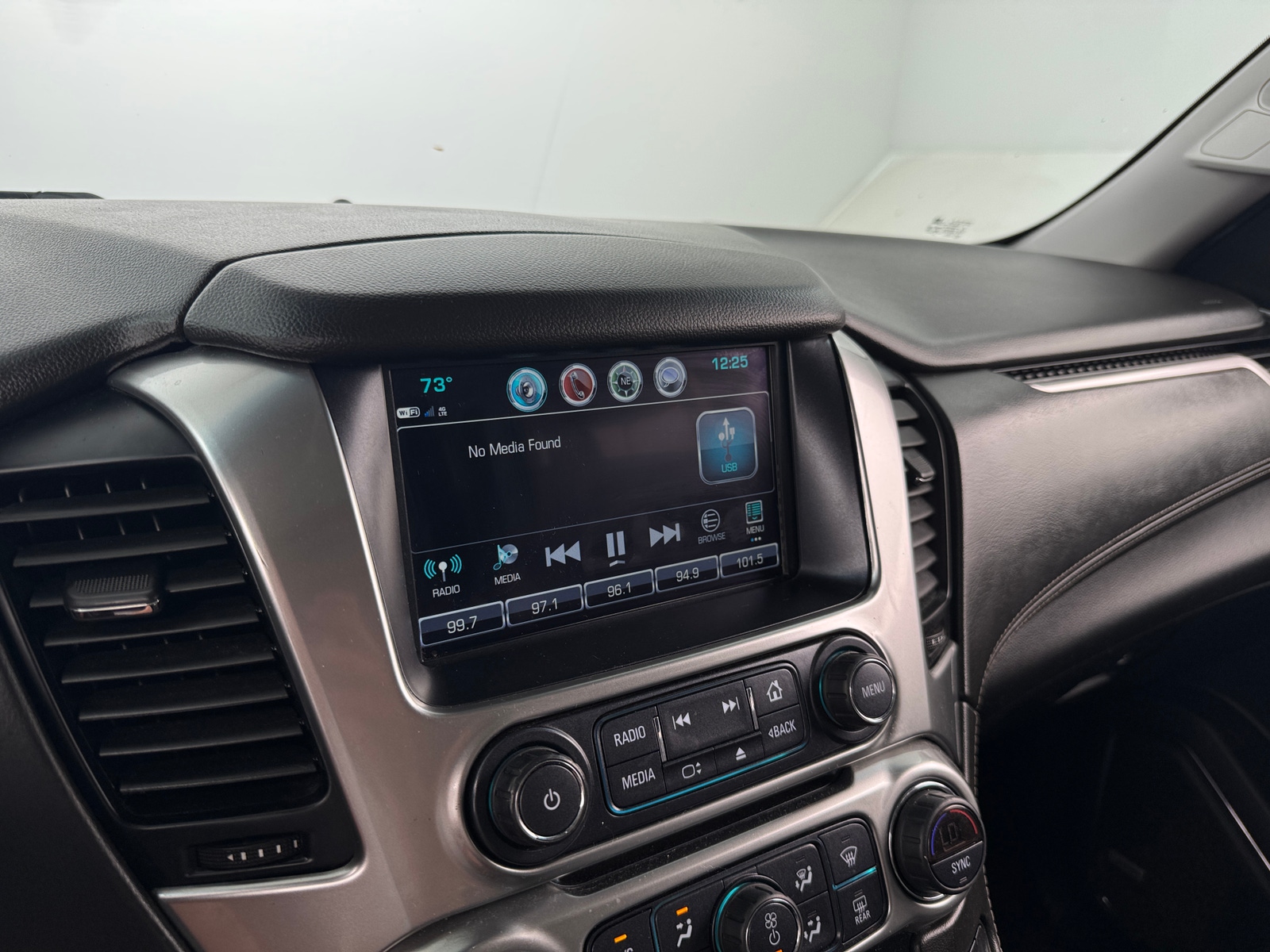 Thumbnail: 2020 Chevrolet Tahoe - 3