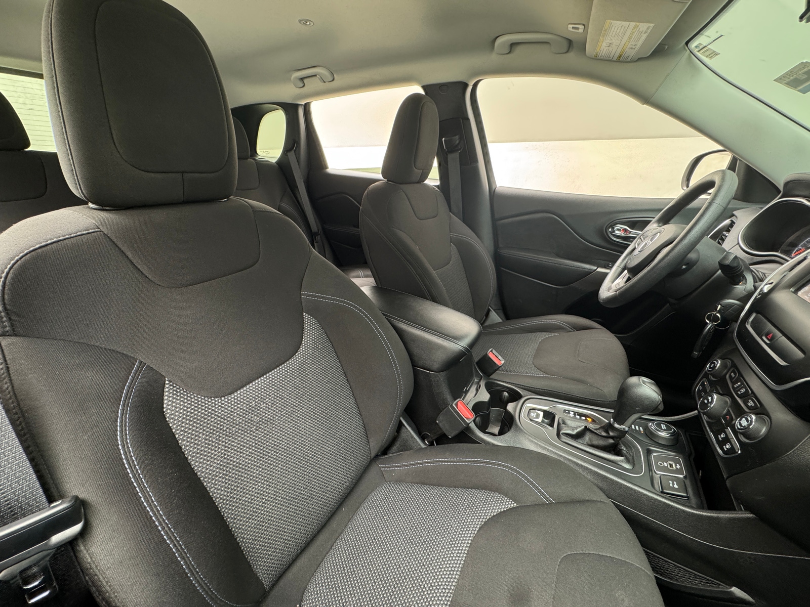 Thumbnail: 2019 Jeep Cherokee - 2