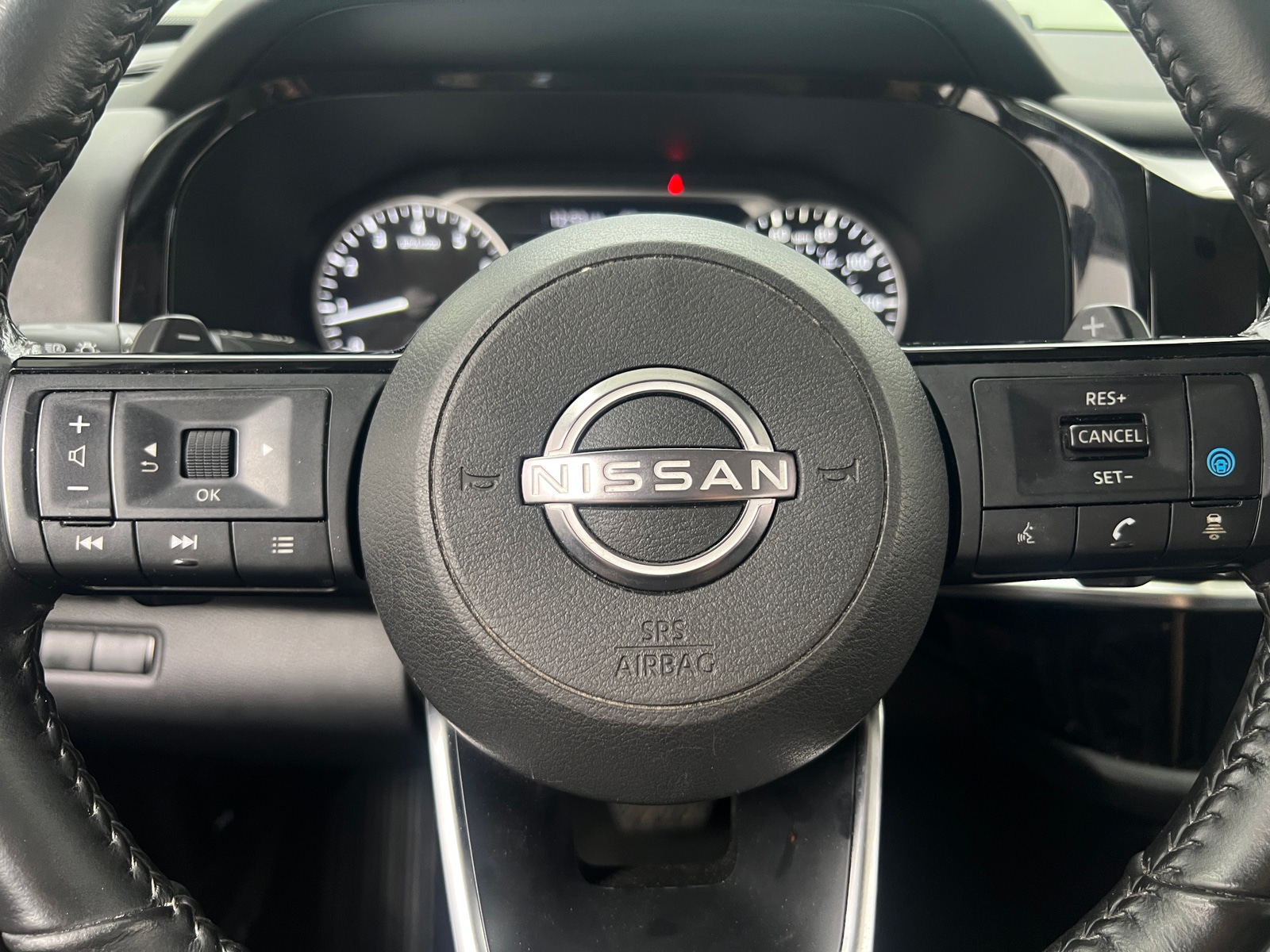 Thumbnail: 2023 Nissan Pathfinder - 5