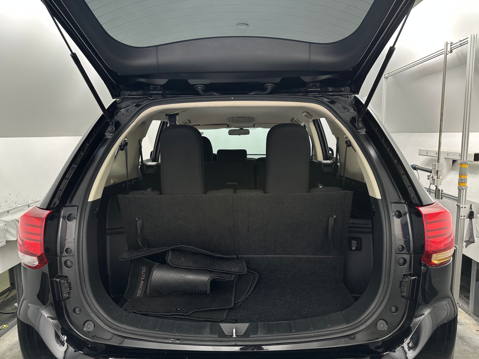 Thumbnail: 2018 Mitsubishi Outlander - 7