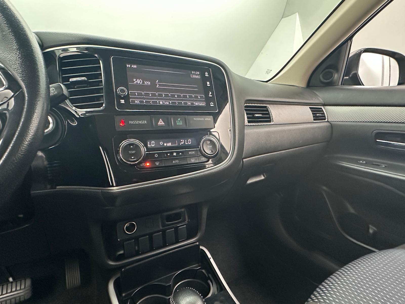 Thumbnail: 2018 Mitsubishi Outlander - 4