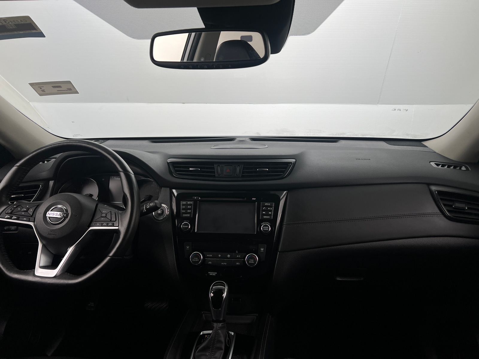 Thumbnail: 2017 Nissan Rogue - 2