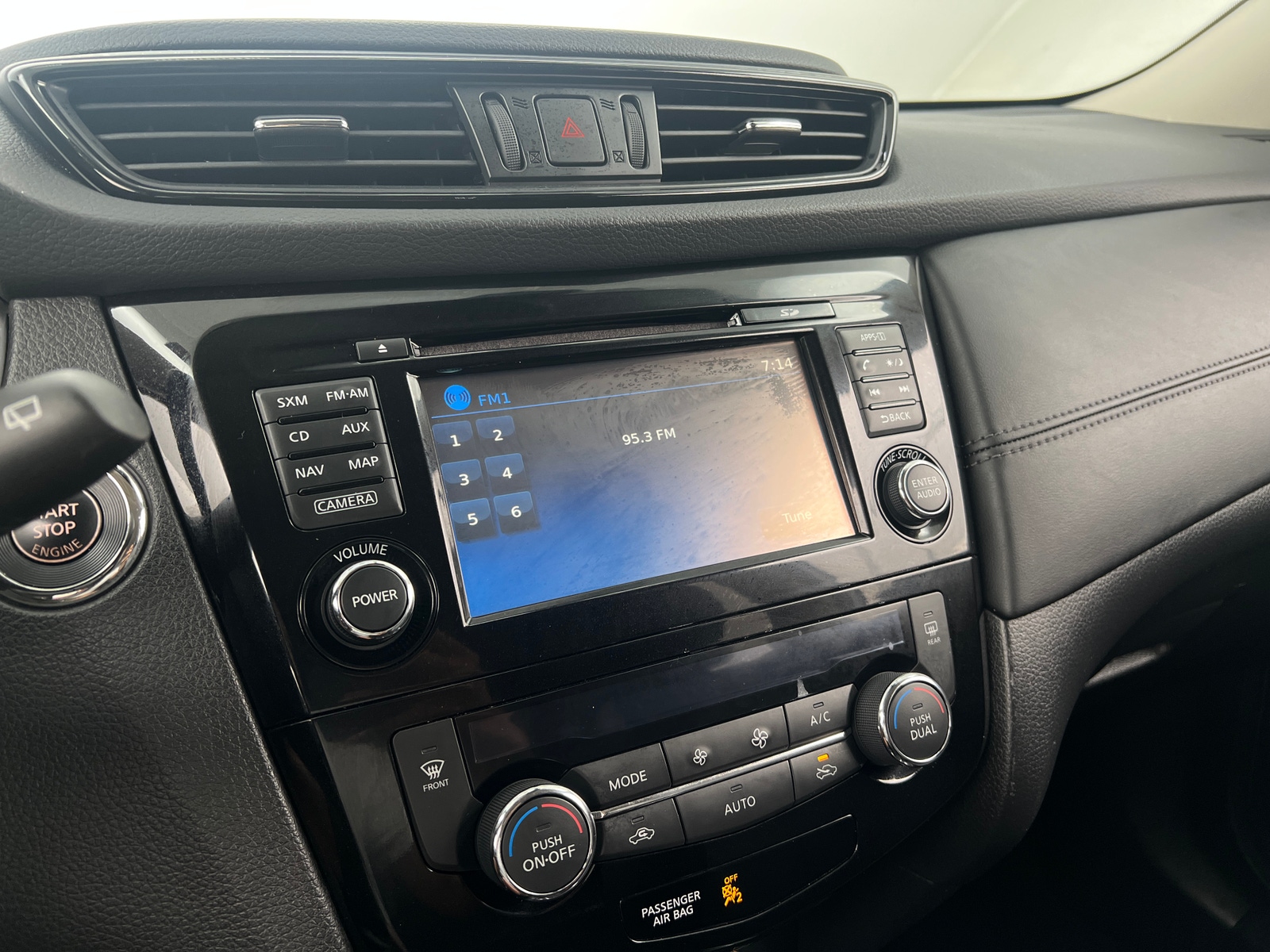 Thumbnail: 2017 Nissan Rogue - 3