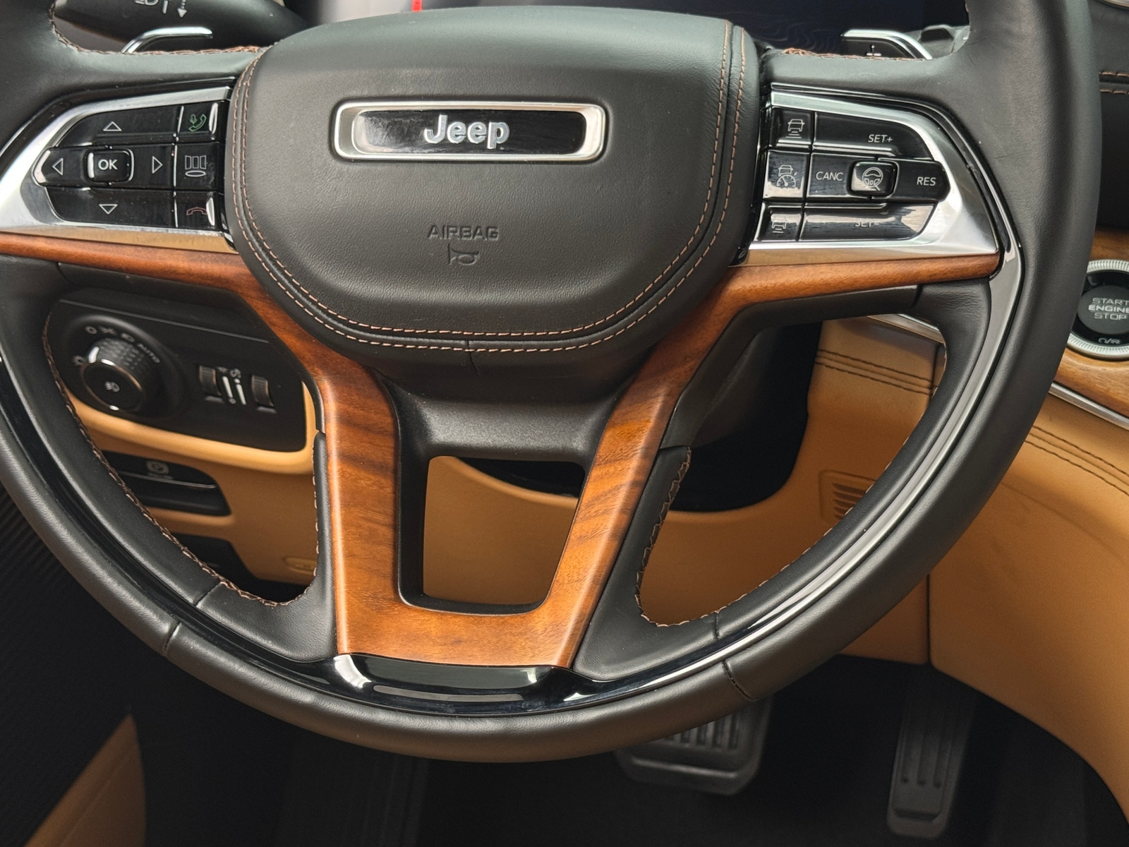 Thumbnail: 2021 Jeep Grand Cherokee L - 4