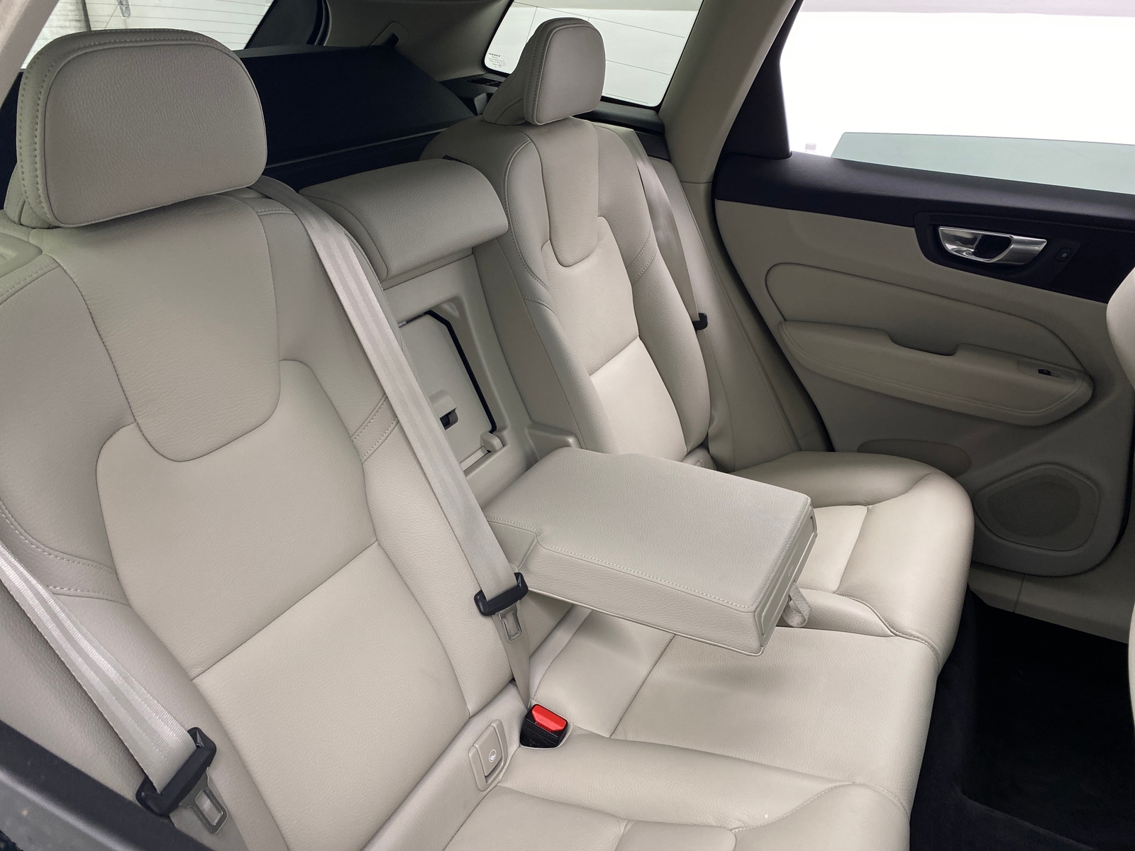 Thumbnail: 2023 Volvo XC60 - 6