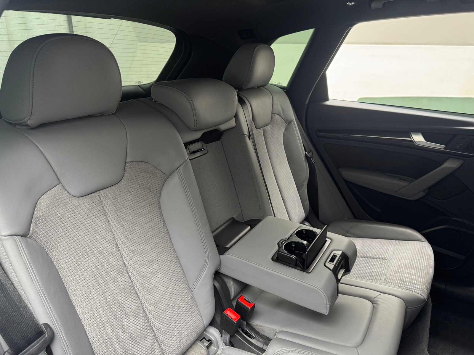 Thumbnail: 2018 Audi SQ5 - 5