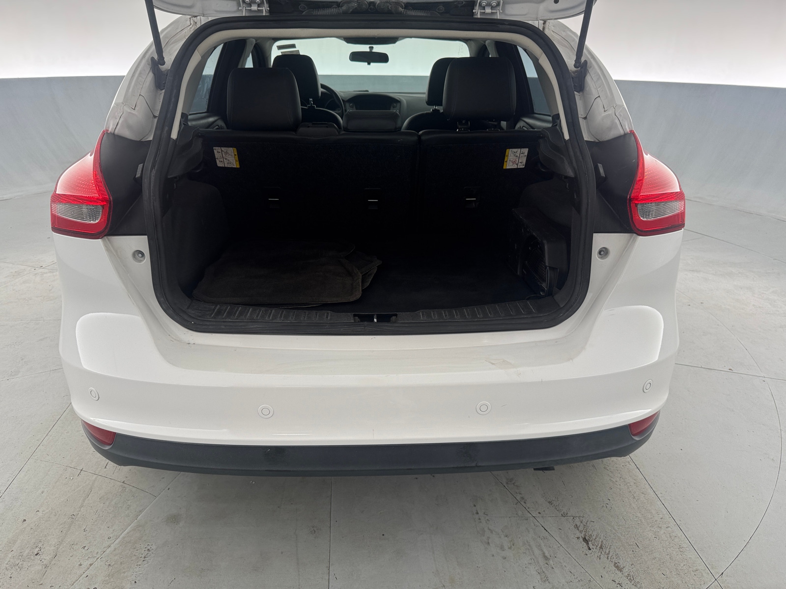 Thumbnail: 2016 Ford Focus - 6