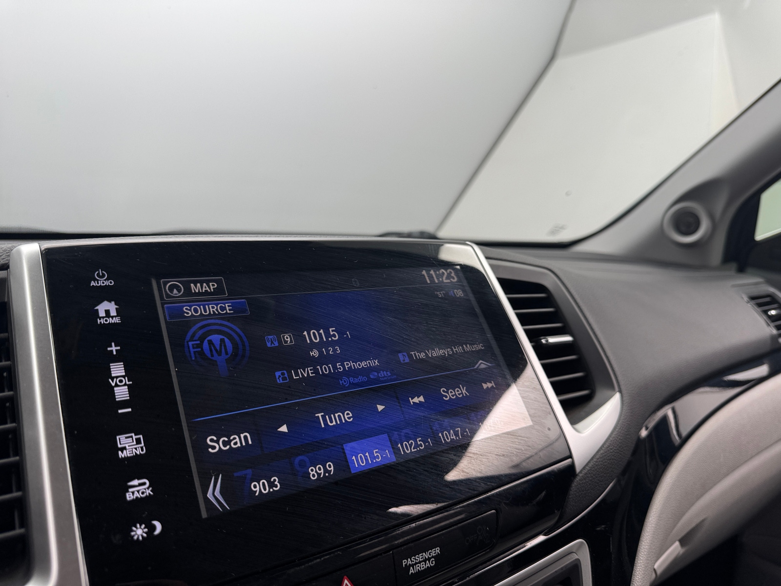 Thumbnail: 2017 Honda Pilot - 3