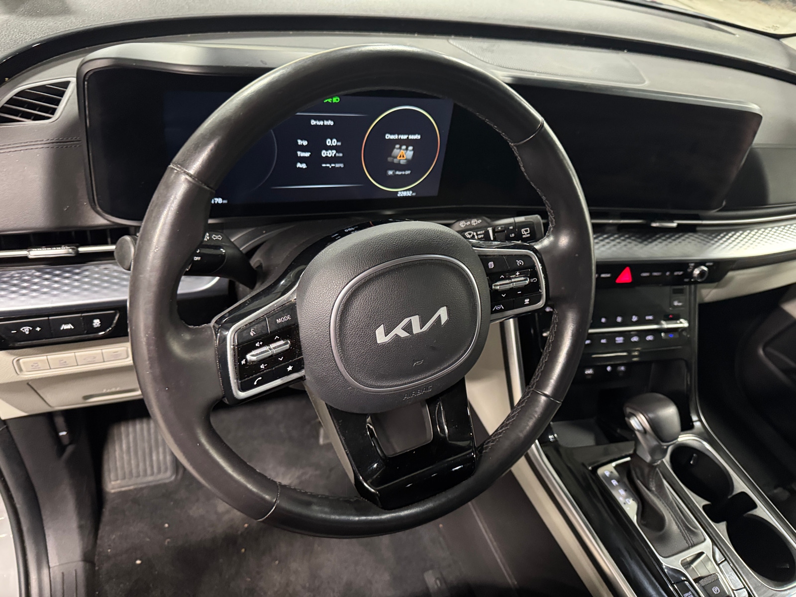 Thumbnail: 2024 Kia Carnival - 4