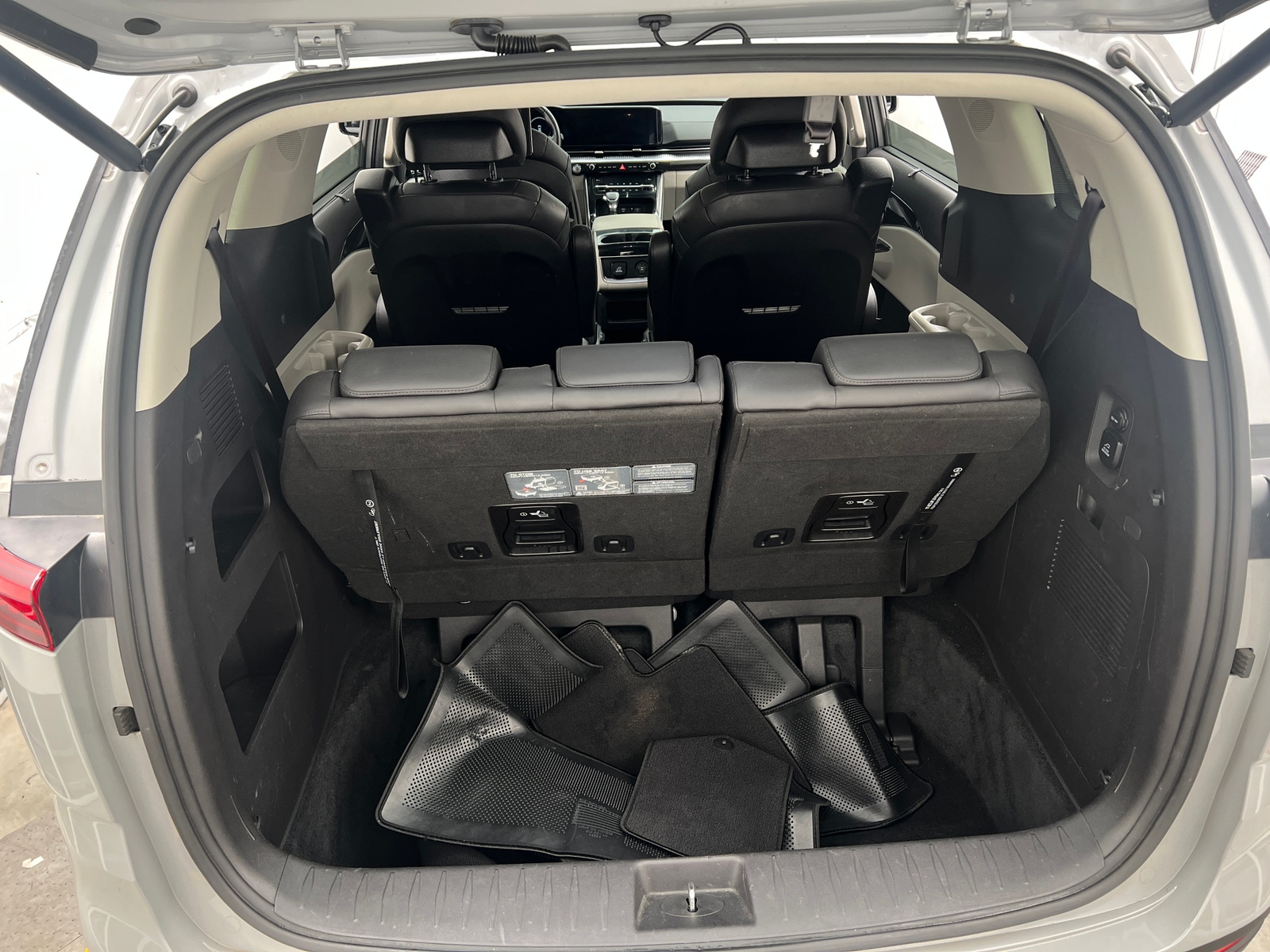 Thumbnail: 2024 Kia Carnival - 6
