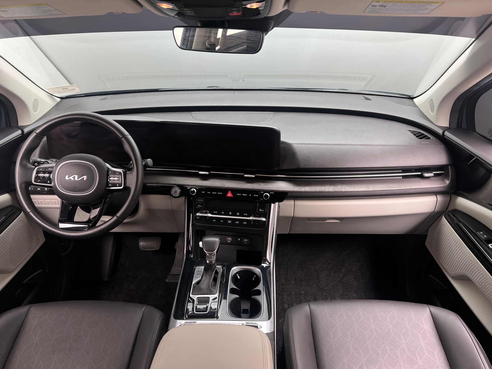 Thumbnail: 2023 Kia Carnival - 2