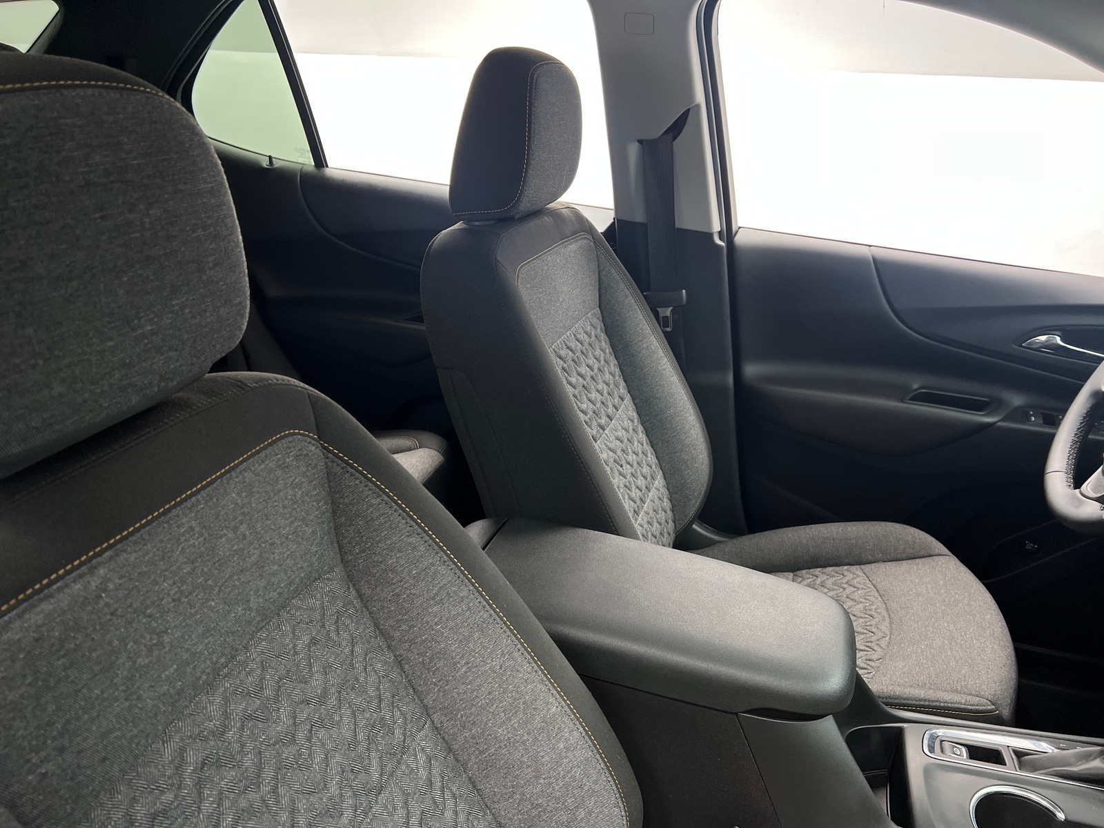 Thumbnail: 2023 Chevrolet Equinox - 2