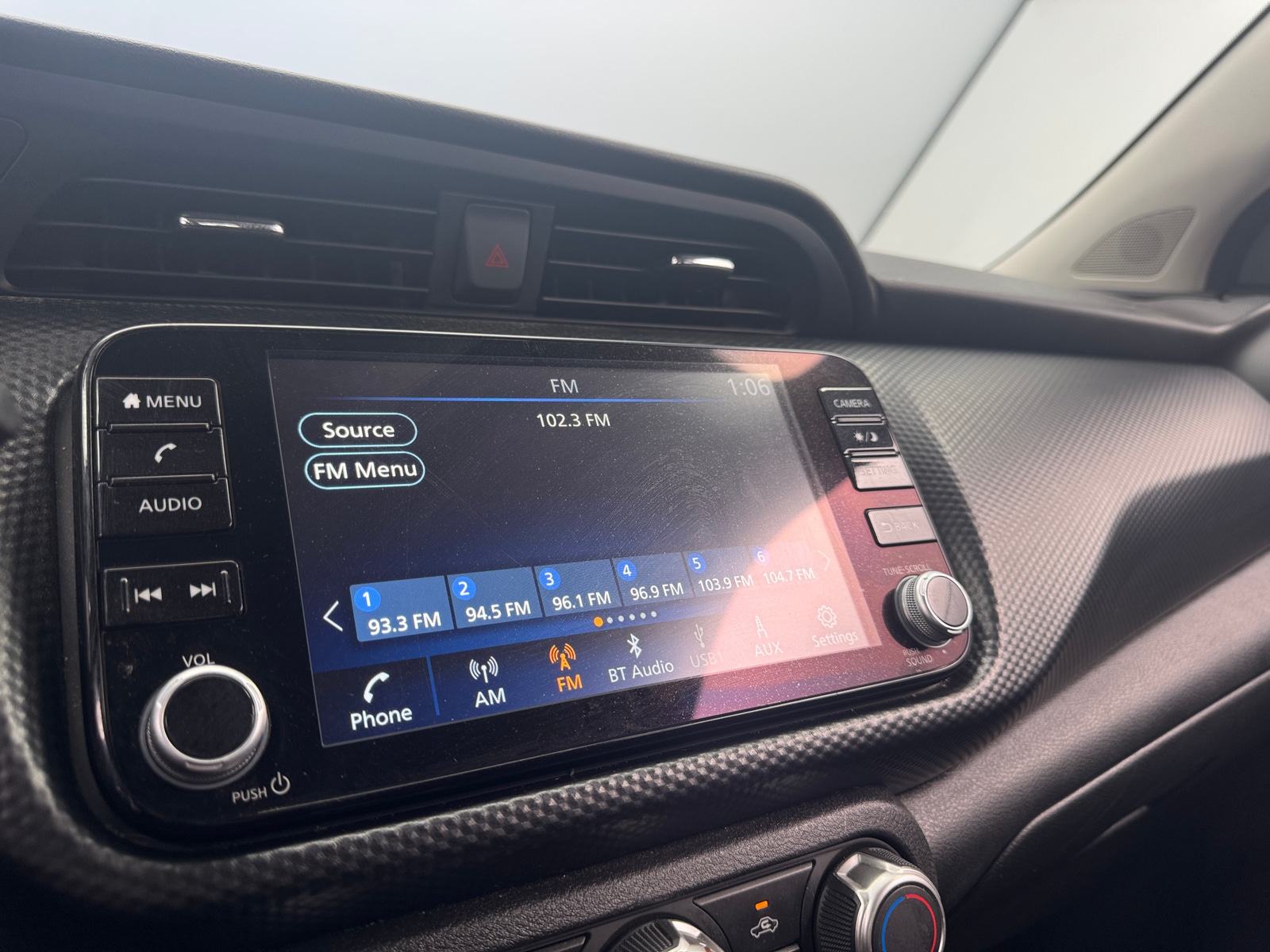 Thumbnail: 2023 Nissan Kicks - 4