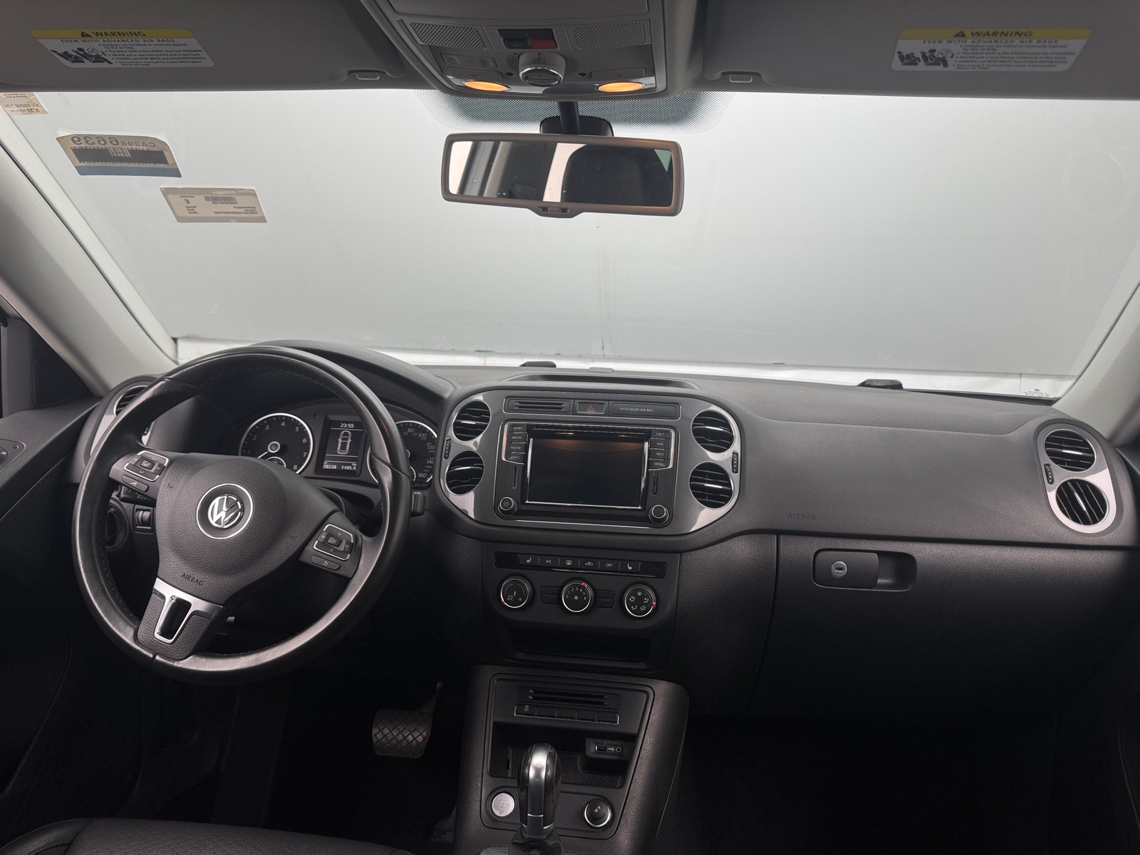Thumbnail: 2016 Volkswagen Tiguan - 3