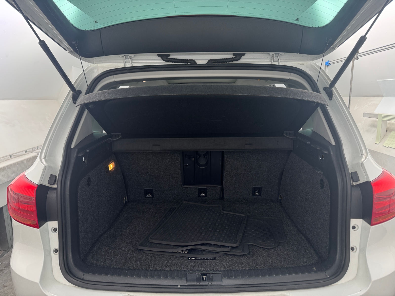 Thumbnail: 2016 Volkswagen Tiguan - 7