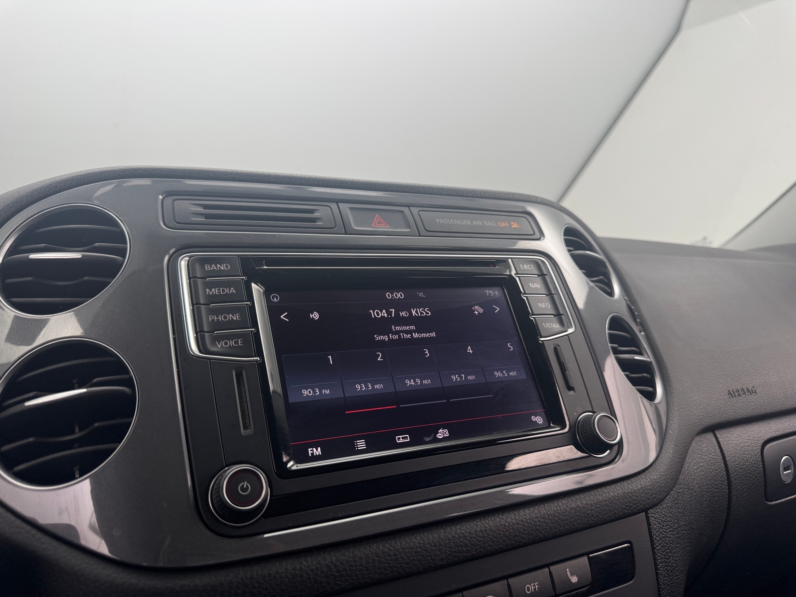 Thumbnail: 2016 Volkswagen Tiguan - 4