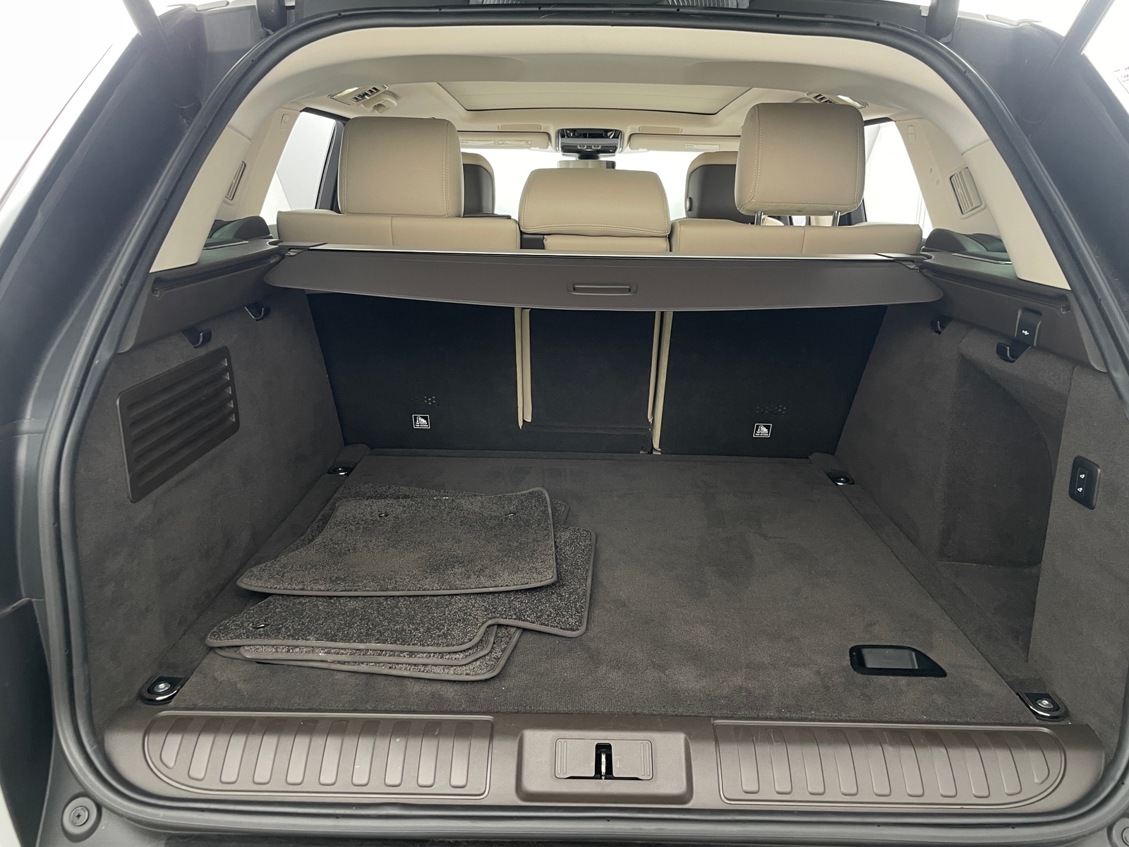 Thumbnail: 2021 Land Rover Range Rover Sport - 6