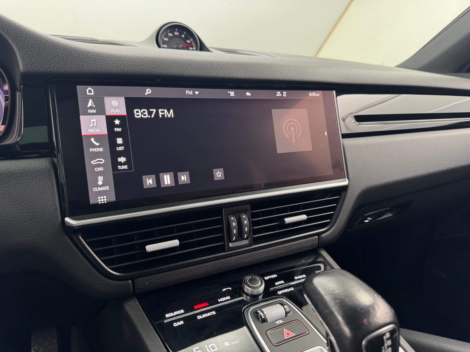 Thumbnail: 2021 Porsche  - 3