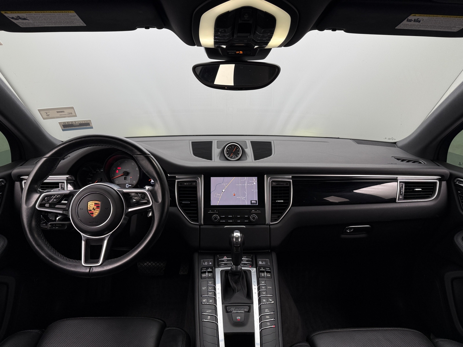 Thumbnail: 2017 Porsche Macan - 2