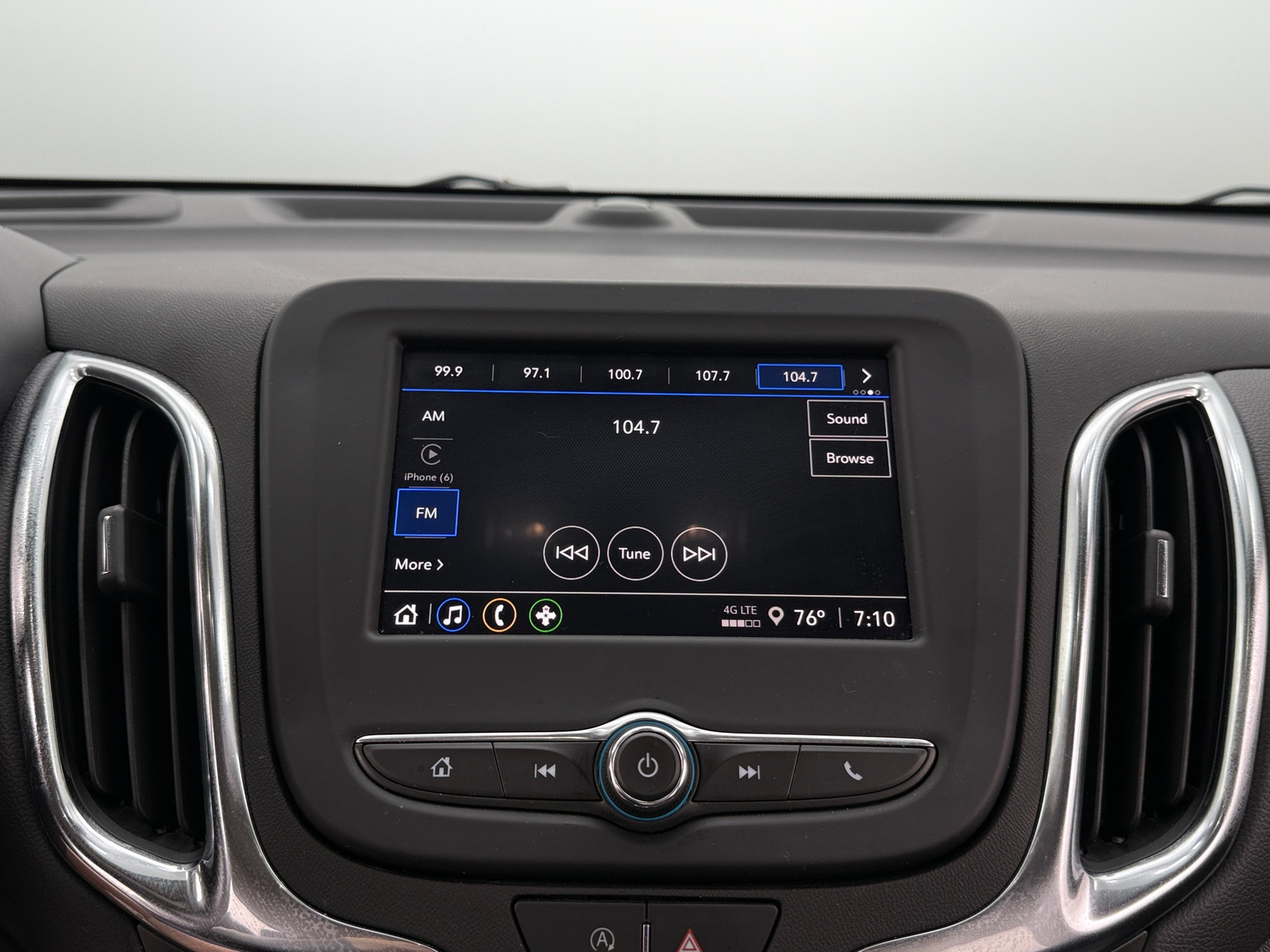 Thumbnail: 2022 Chevrolet Equinox - 4