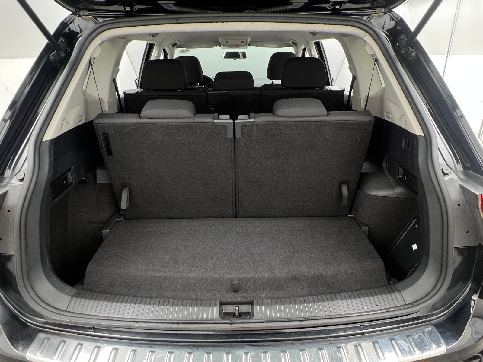 Thumbnail: 2021 Volkswagen Tiguan - 7