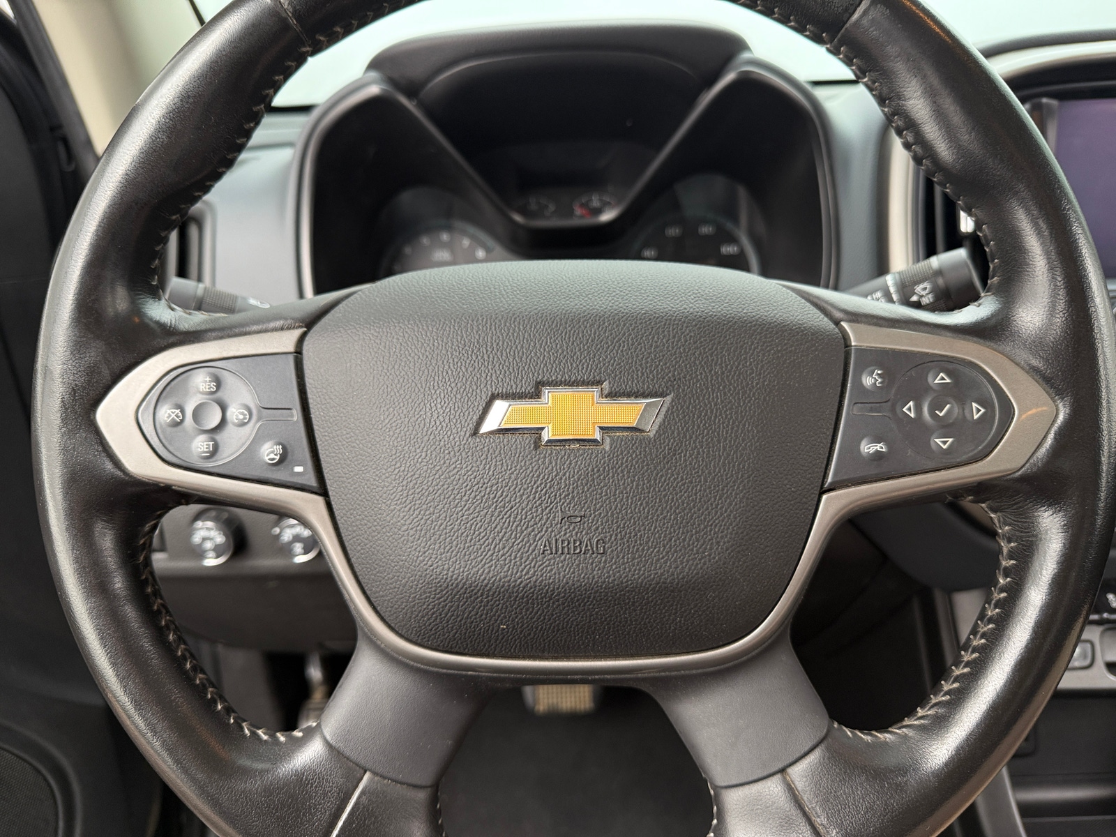 Thumbnail: 2022 Chevrolet Colorado - 5