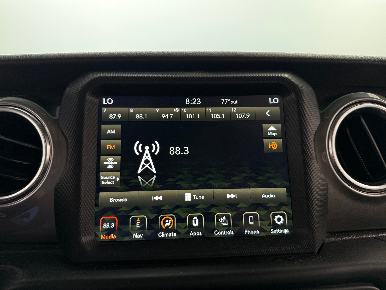 Thumbnail: 2020 Jeep Wrangler - 4