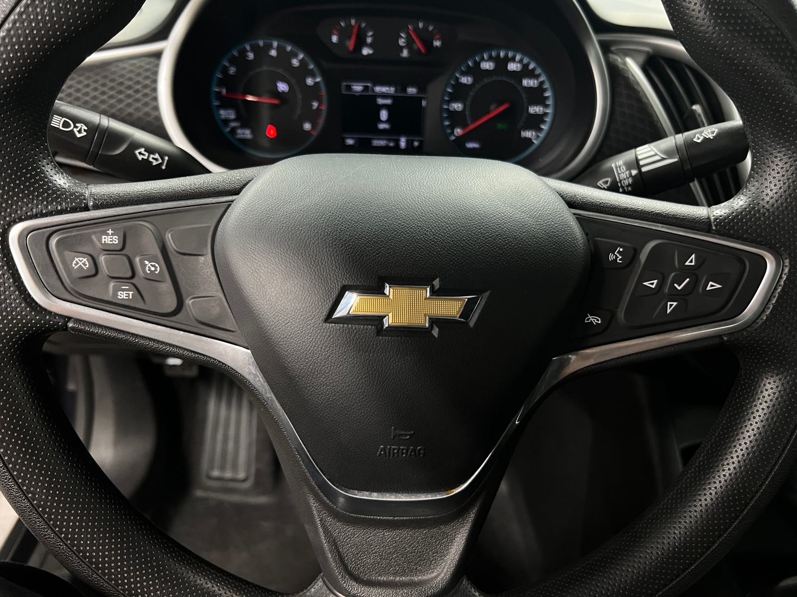 Thumbnail: 2022 Chevrolet Malibu - 5