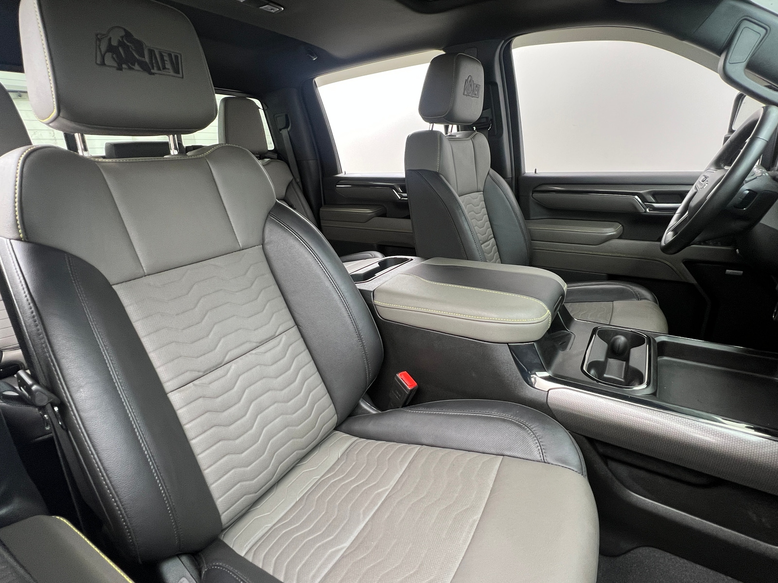 Thumbnail: 2024 Chevrolet Silverado 2500 - 2