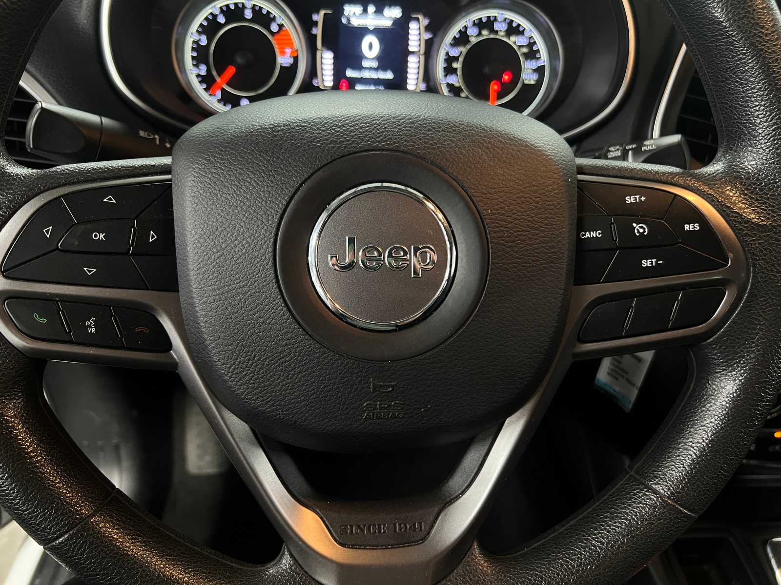 Thumbnail: 2020 Jeep Cherokee - 5
