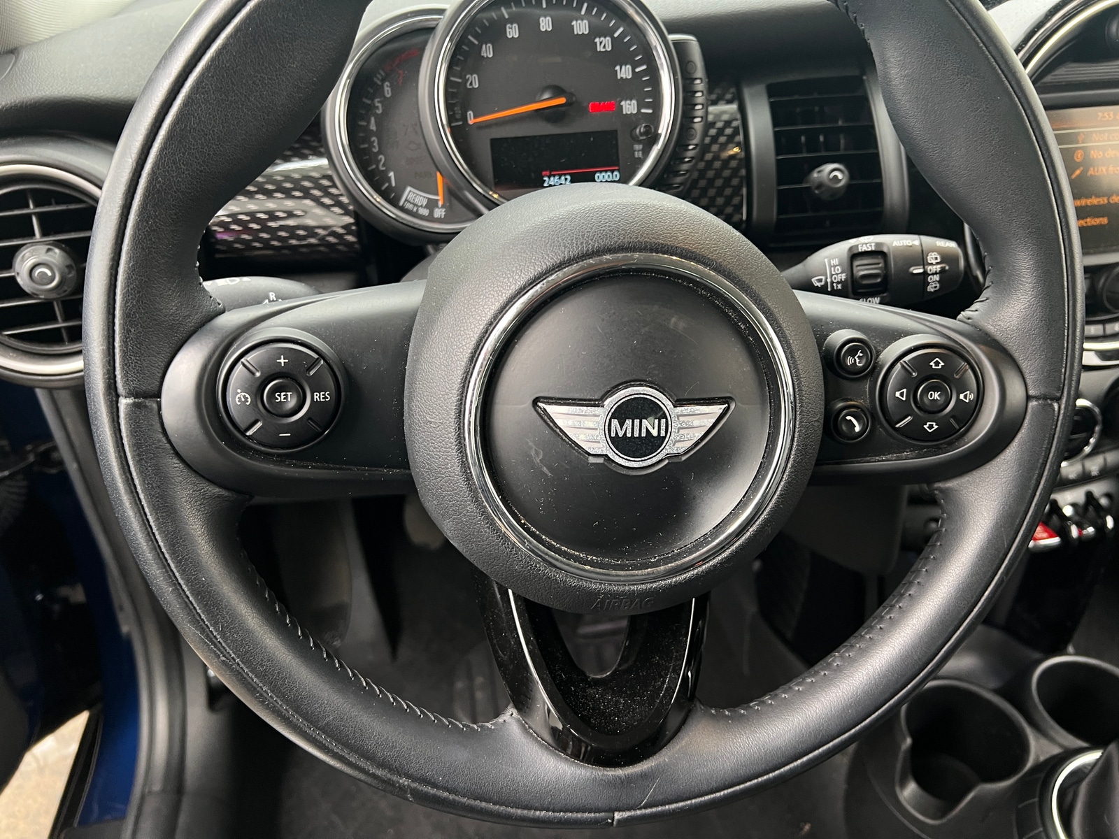 Thumbnail: 2015 MINI Cooper Hardtop - 3