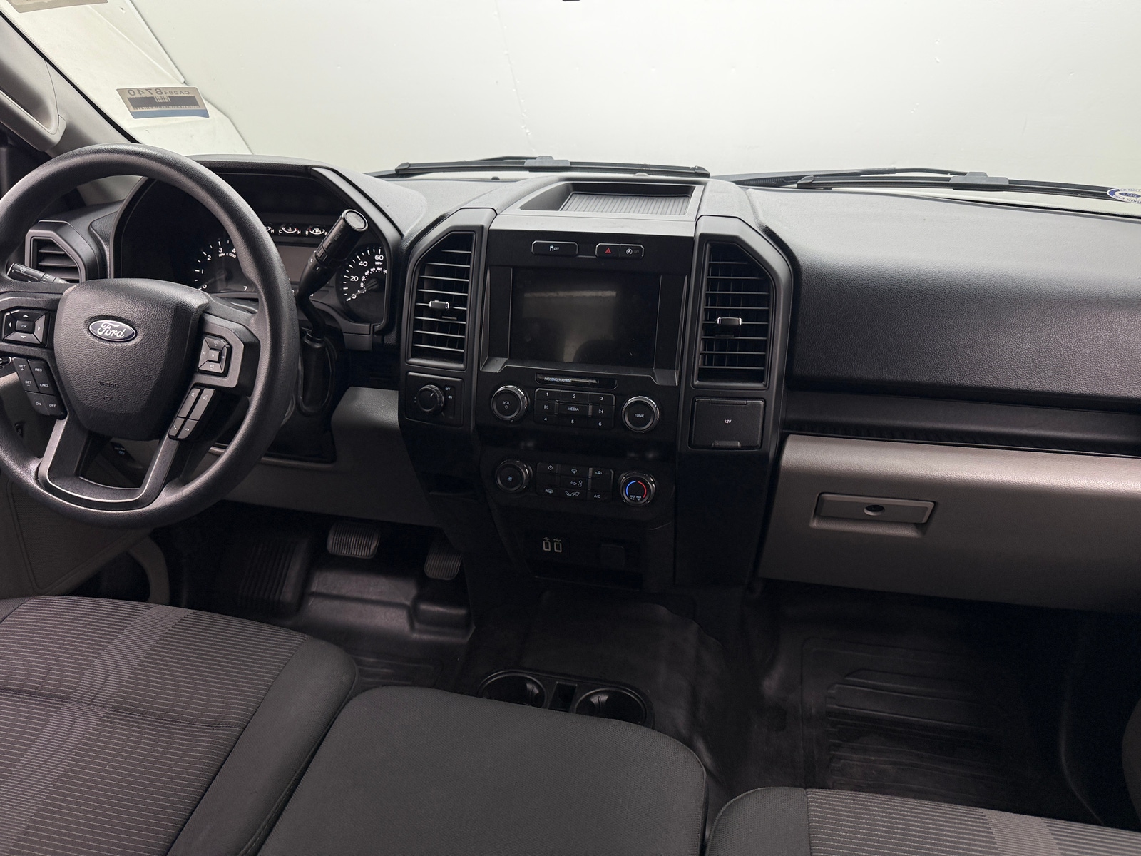 Thumbnail: 2019 Ford Econoline - 3