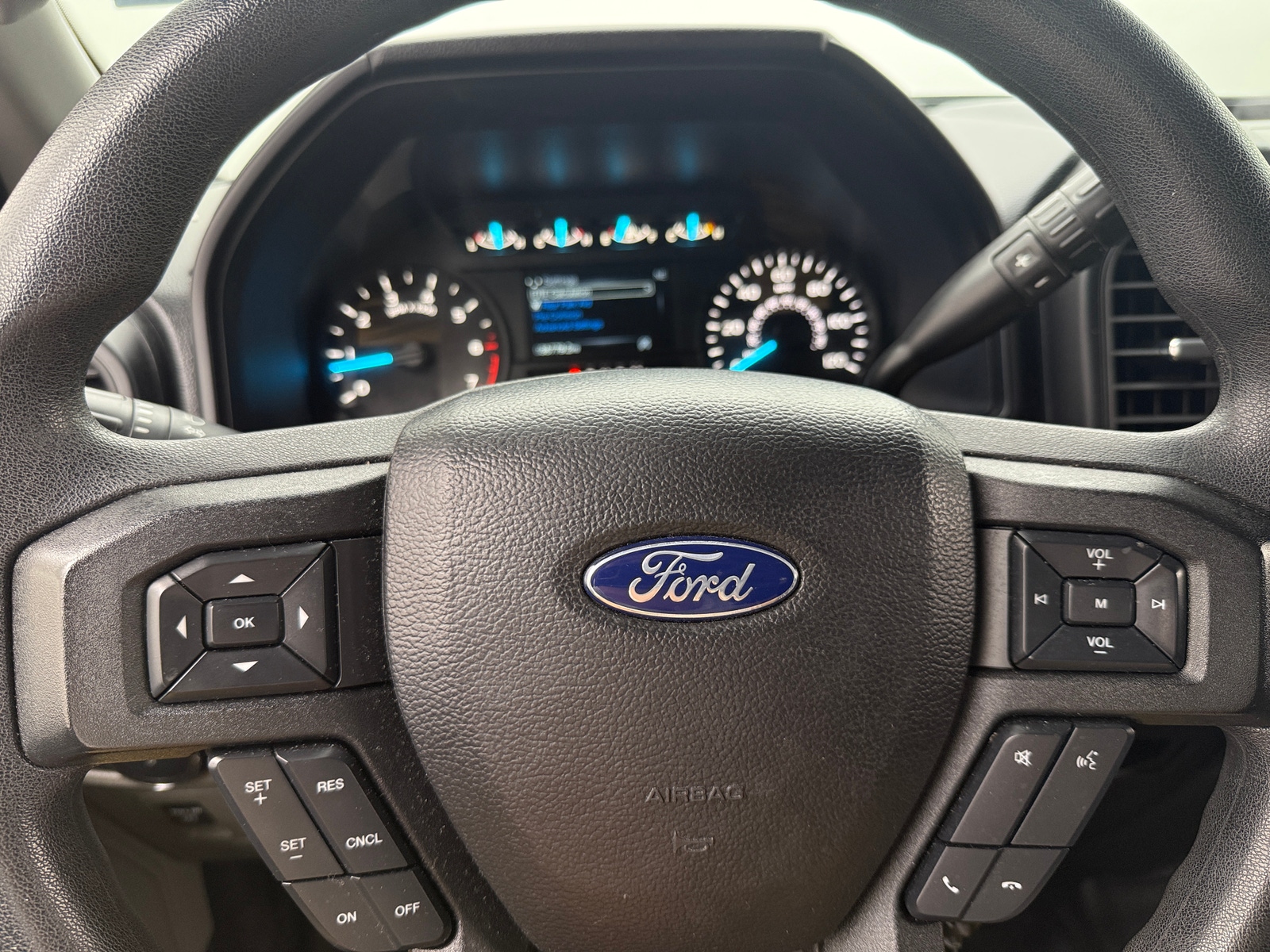 Thumbnail: 2019 Ford Econoline - 5