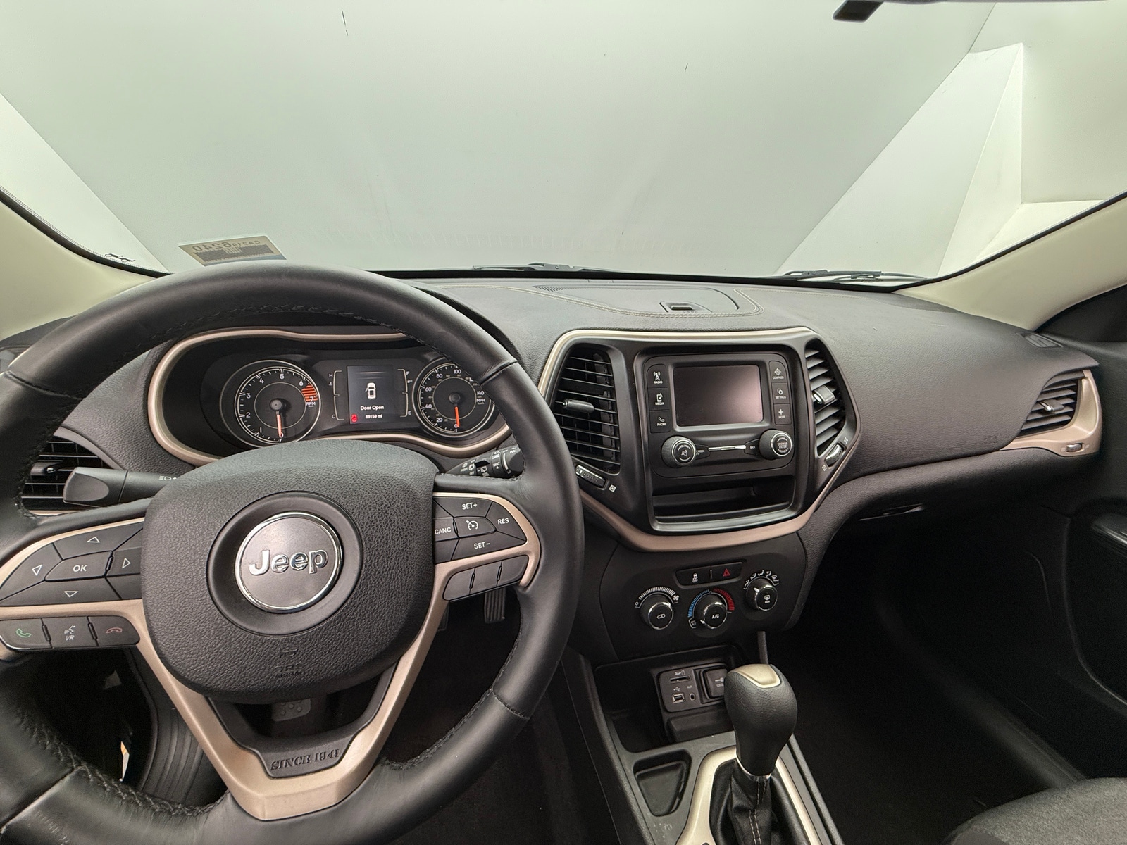 Thumbnail: 2017 Jeep Cherokee - 3