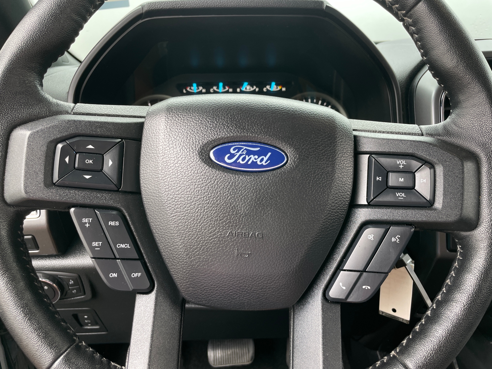 Thumbnail: 2019 Ford Econoline - 5