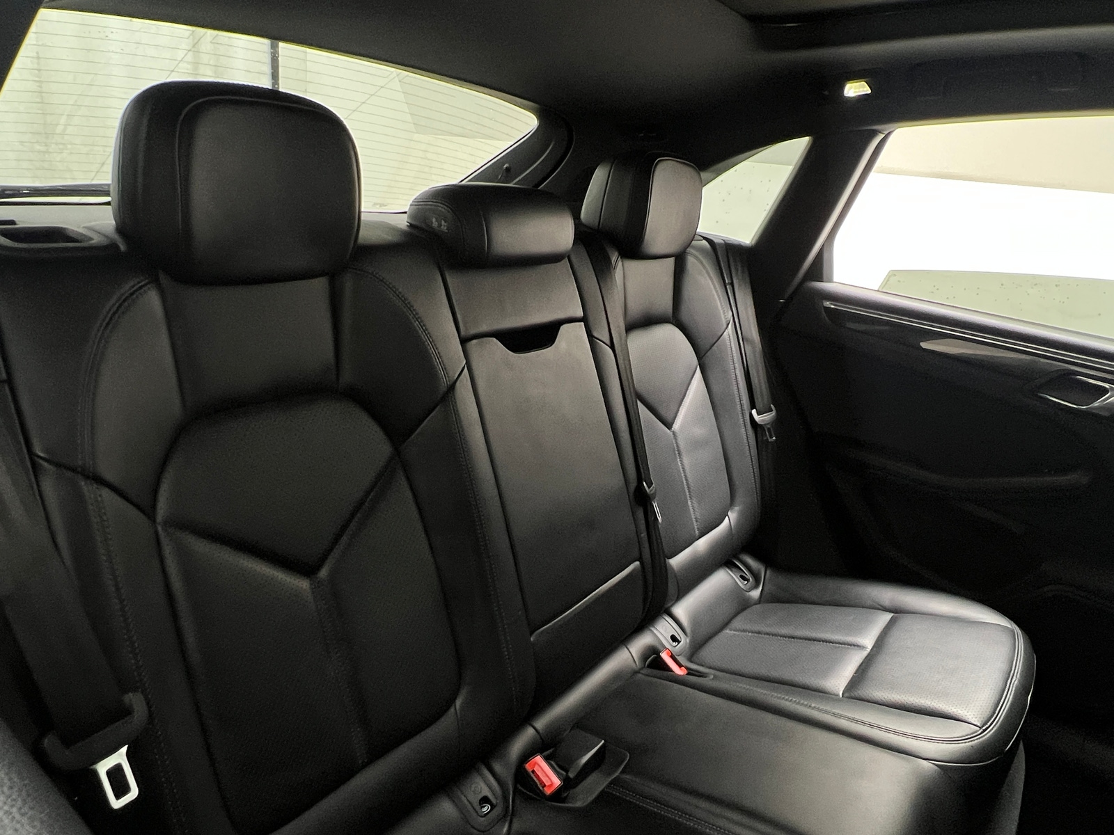 Thumbnail: 2018 Porsche Macan - 5