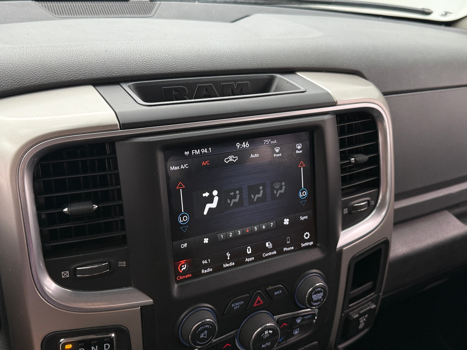 Thumbnail: 2019 RAM 1500 Classic - 4