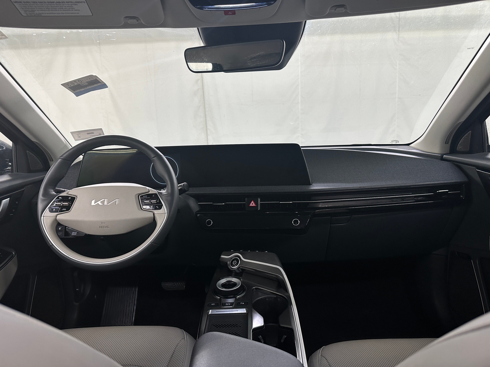 Thumbnail: 2022 Kia EV6 - 2