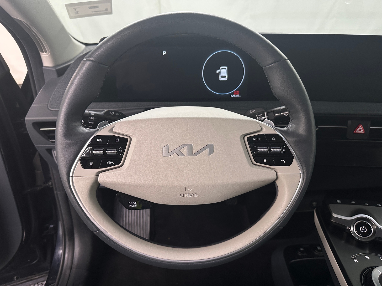 Thumbnail: 2022 Kia EV6 - 4