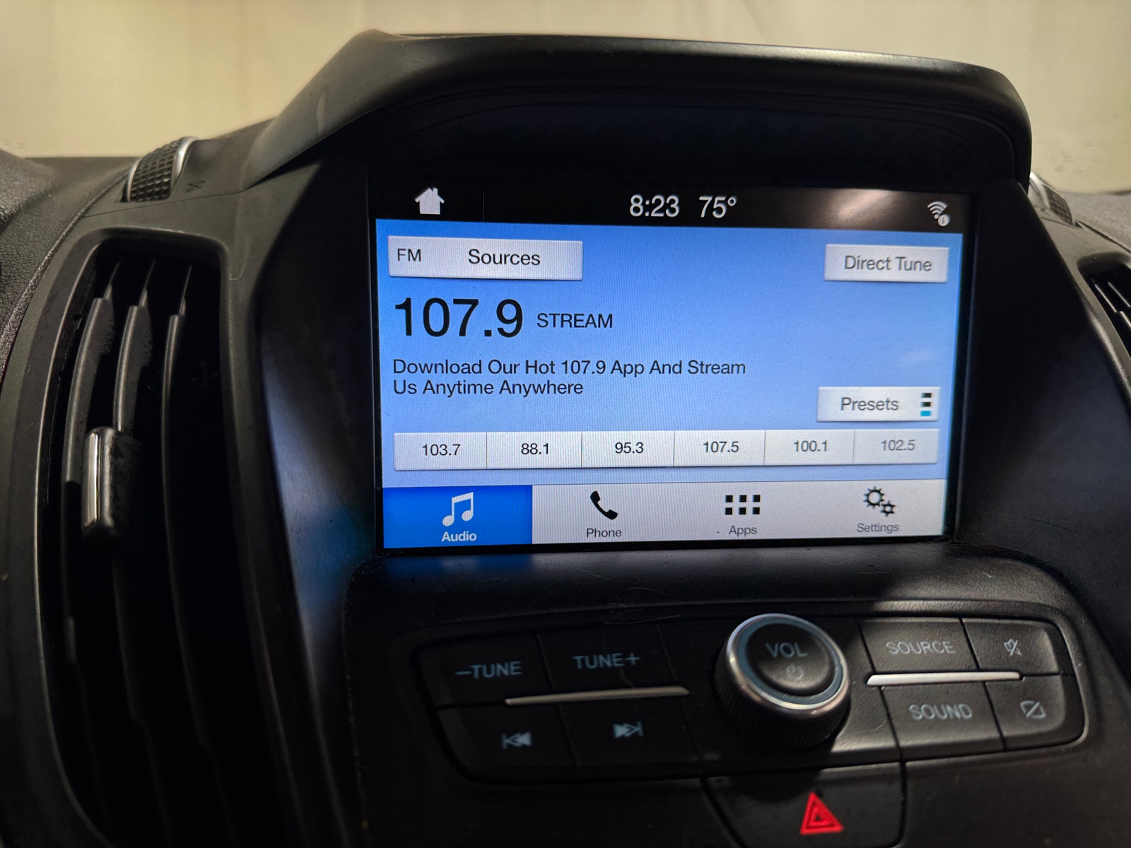 Thumbnail: 2019 Ford Escape - 4