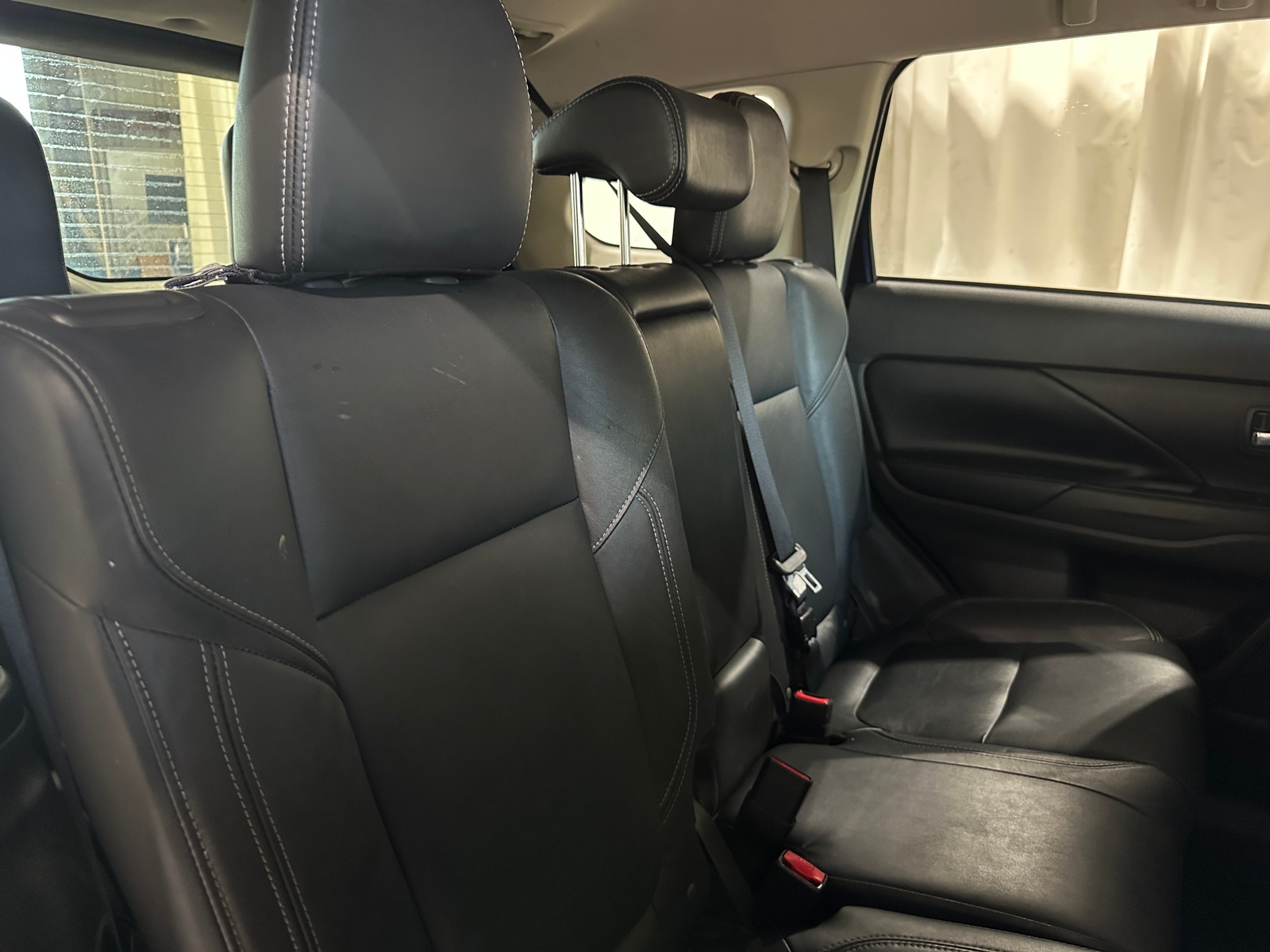 Thumbnail: 2020 Mitsubishi Outlander - 4