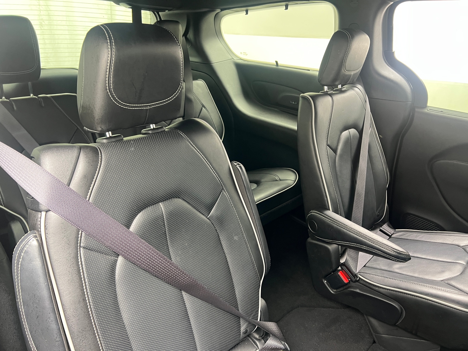 Thumbnail: 2022 Chrysler Pacifica - 5