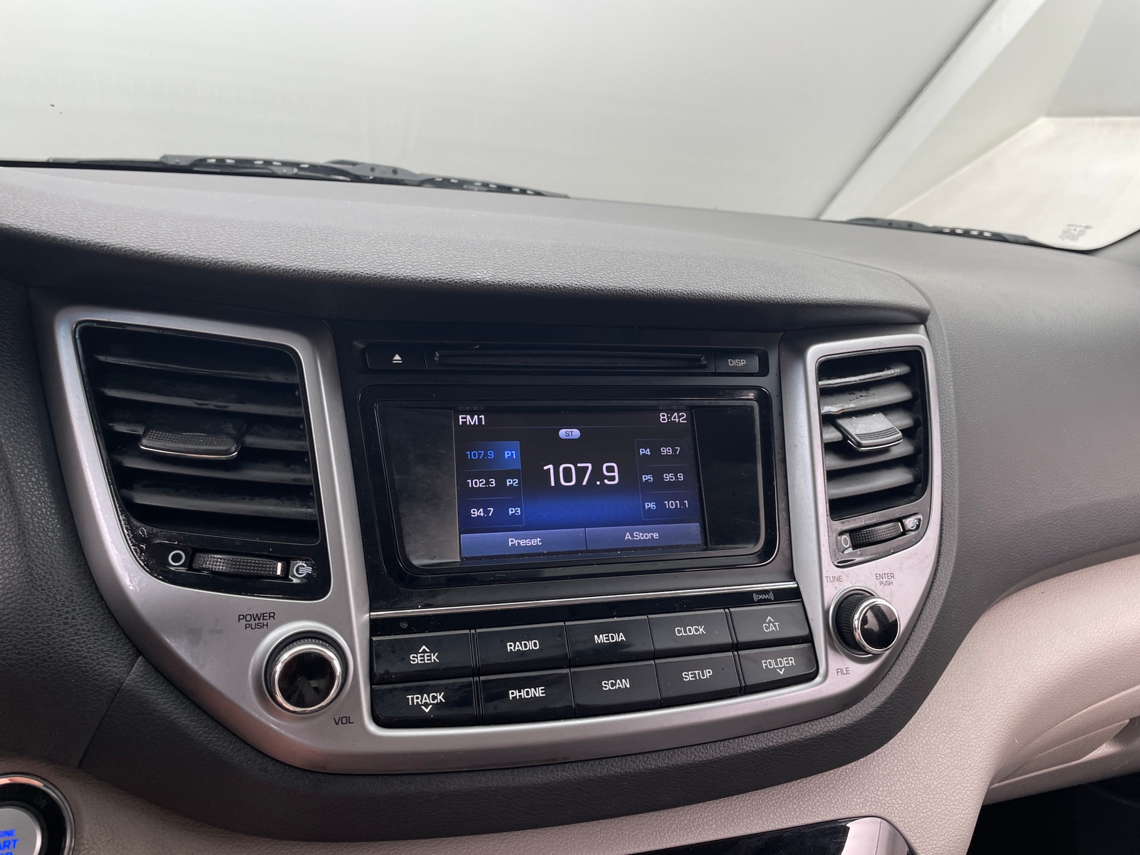 Thumbnail: 2016 Hyundai Tucson - 4