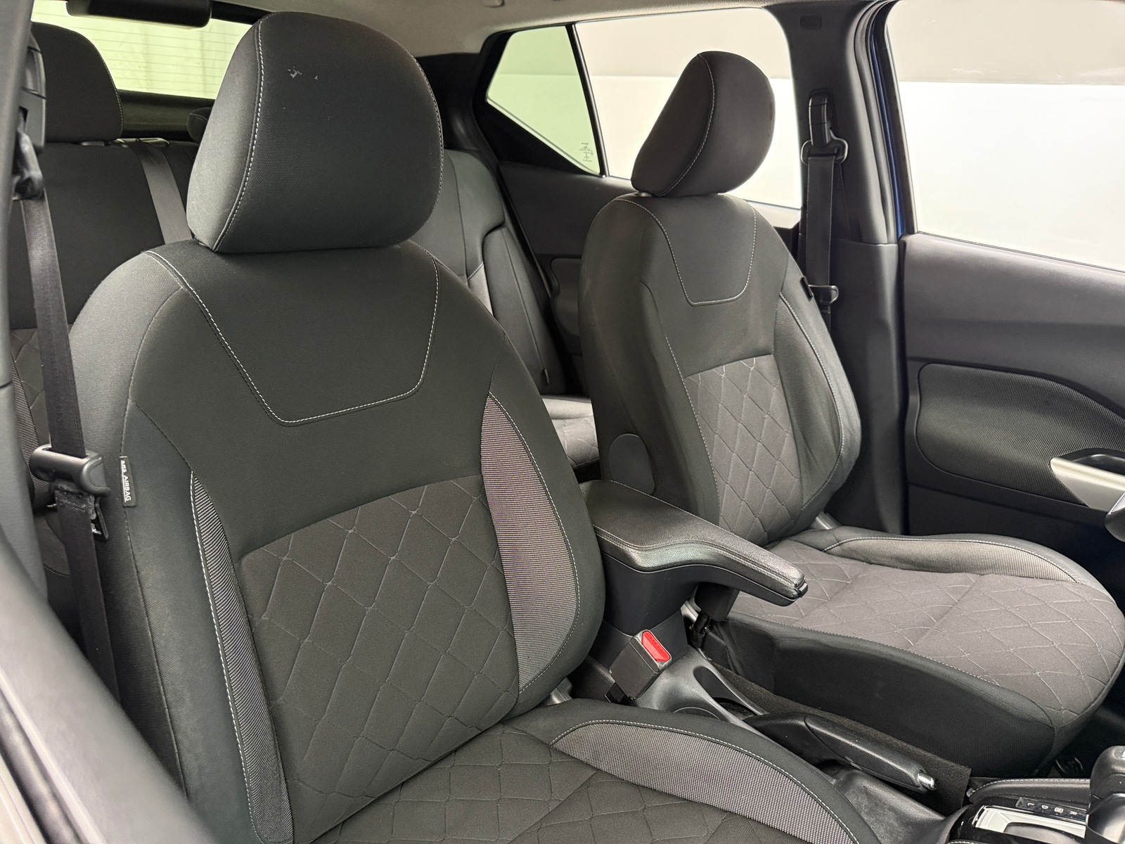 Thumbnail: 2020 Nissan Kicks - 2